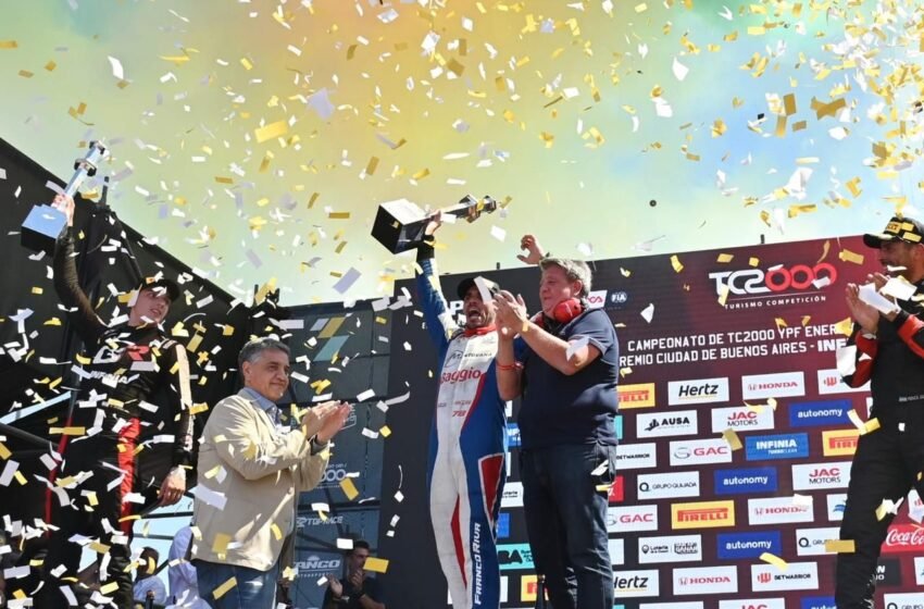  Más de 70 mil personas vivieron la fiesta del circuito callejero de TC2000: Ganó Franco Riva