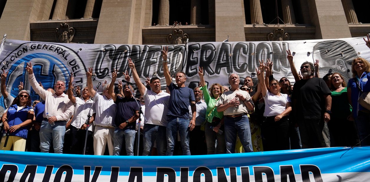  El Gobierno ganó otra discusión en la Justicia por la Reforma Laboral: consiguió que los reclamos de la CGT cambien de fuero