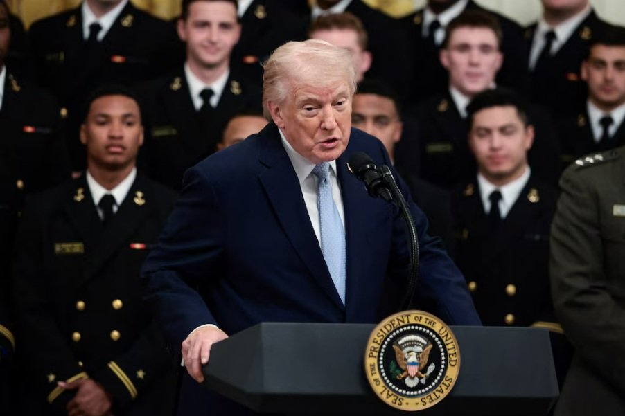  Donald Trump habló sobre el estrecho de Ormuz: “Si alguno de los barcos de Irán se acerca a nuestro bloqueo, será eliminado”