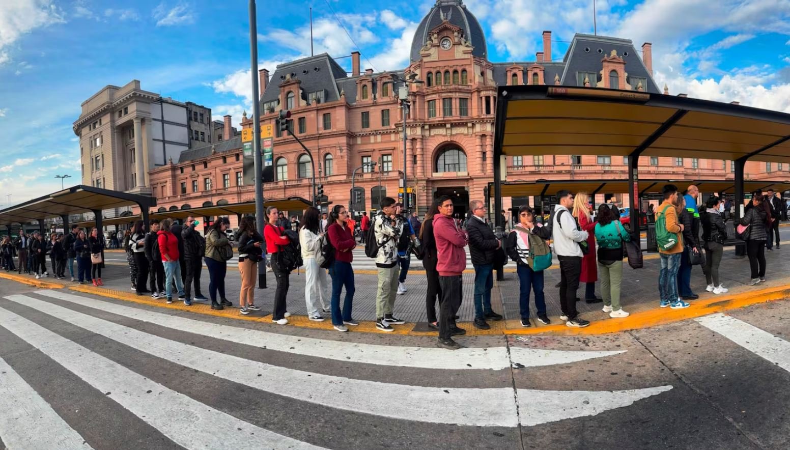  Colectivos: menos frecuencia por la suba del gasoil