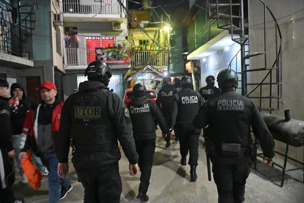  Operativo “Tormenta Negra”: impresionante operativo simultáneo con más de 1.500 policias en las villas: ya hay 20 detenidos