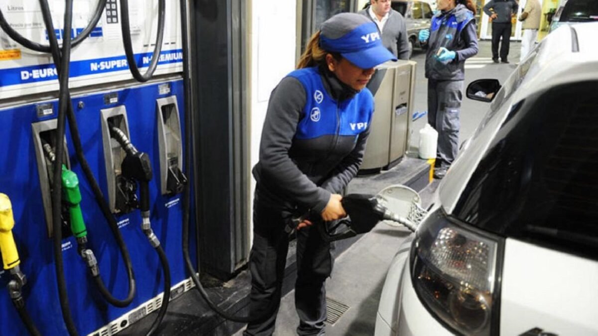  YPF aumentó el precio de los combustibles y lo mantendrá estable por 45 días