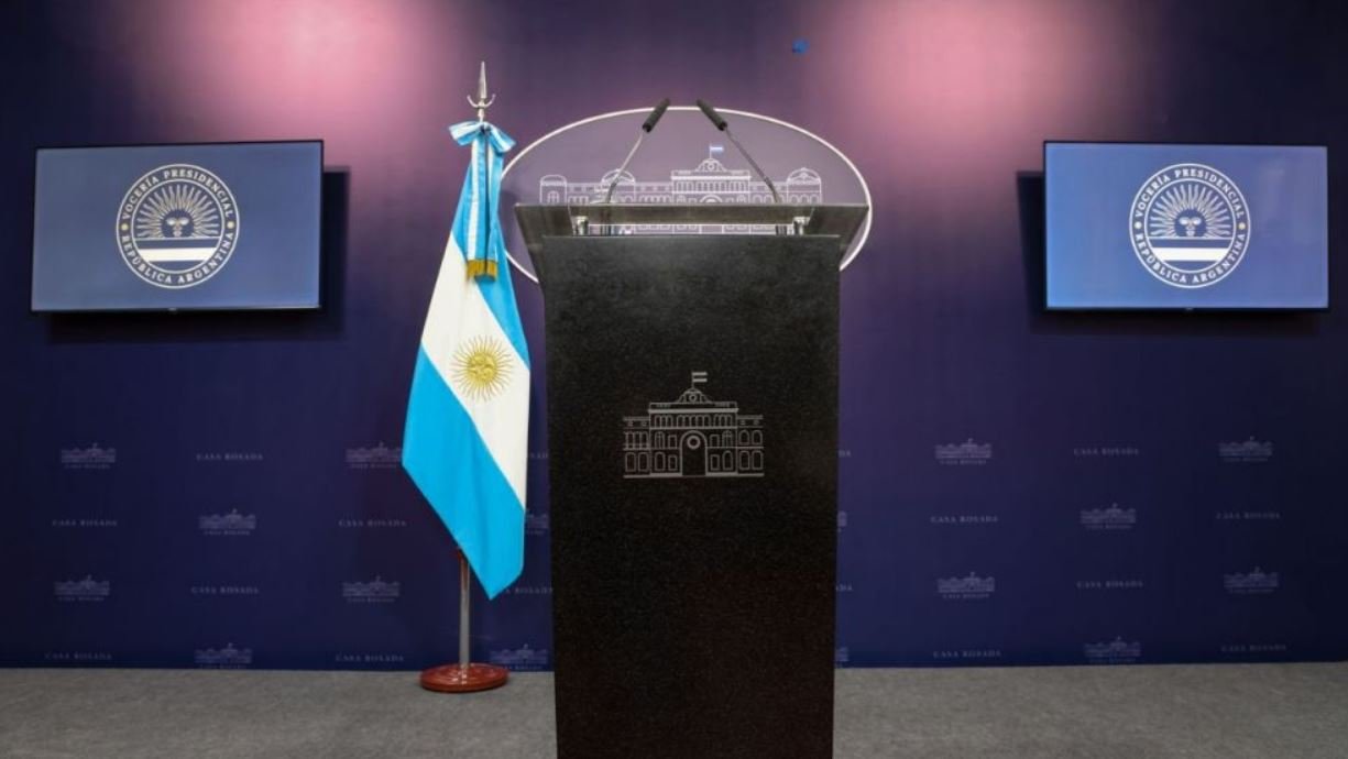  El Gobierno habilitó la sala de prensa y redefine el acceso de periodistas