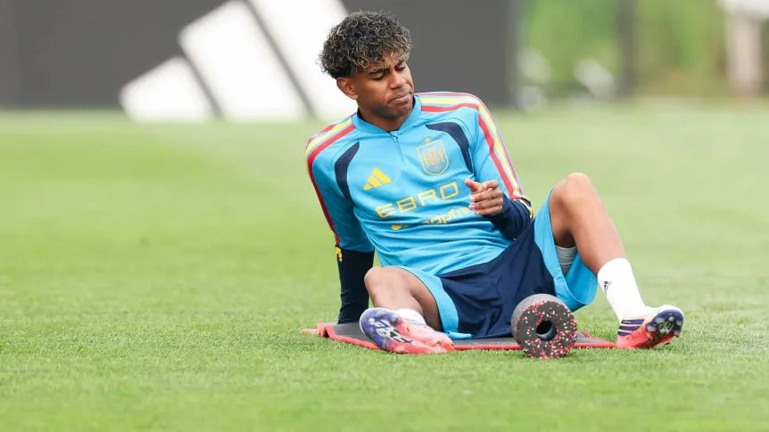  Alerta por Lamine Yamal: no entrenó en España y se lo vio con un vendaje a tres días de la final contra la Selección Argentina