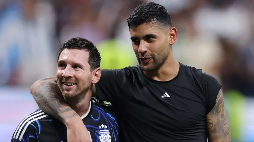  El pedido de Cuti Romero a Messi si Argentina sale campeón del Mundial: “Te quedás un par de años más, ¿no?”