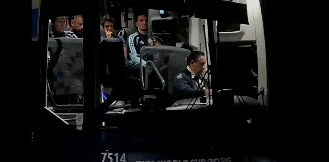  Messi no viajó con sus compañeros de la selección de regreso a la Argentina