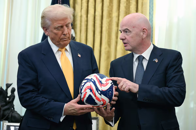  El presidente de la FIFA explicó por qué le levantaron la sanción al goleador de EE.UU.
