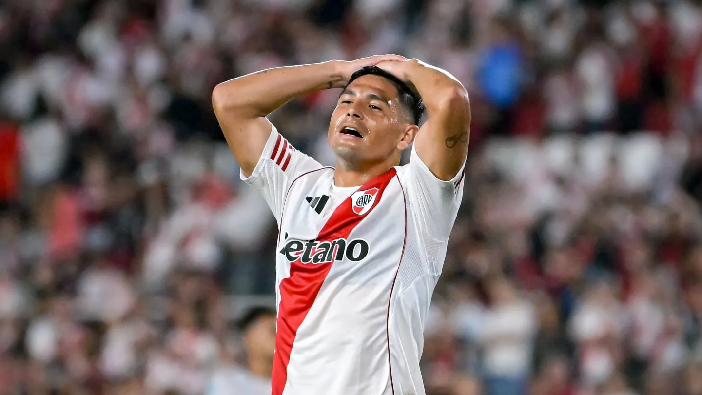  Maxi Salas dejó River sin brindar declaraciones y viajó para sumarse a Independiente Rivadavia