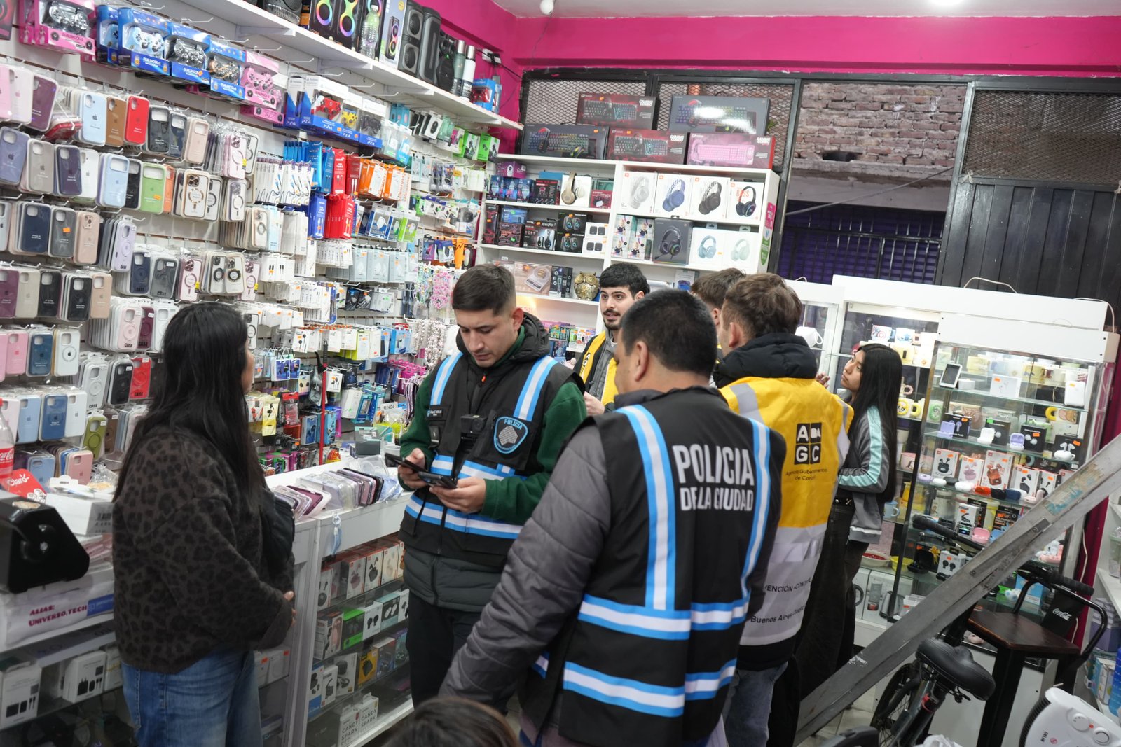  La Ciudad ya clausuró más de 110 cuevas de celulares robados