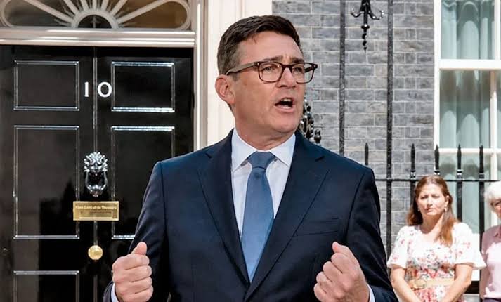  El primer ministro británico advirtió que su Gobierno será “implacable” en defender el derecho de los isleños a ser británicos