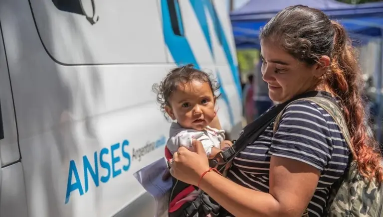  El Gobierno busca eliminar los aumentos automáticos de la AUH y asignaciones familiares