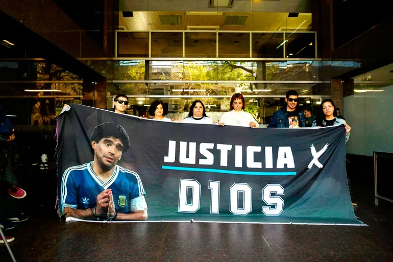  Juicio por la muerte de Maradona, en vivo: la fiscalía pidió 12 años de prisión para Luque y 8 para Cosachov